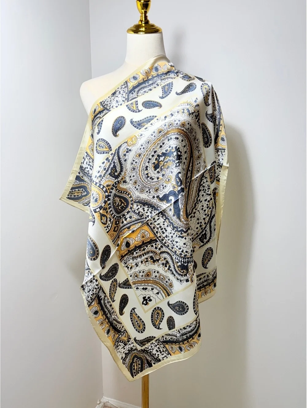 Elegant Paisley Scarf in Blue, Gold, and Cream – Lightweight and Versatile